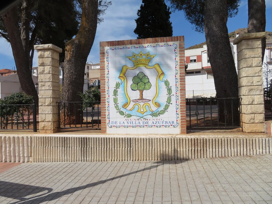 File:Llegada a la Villa de Azuébar (Castellón).jpg