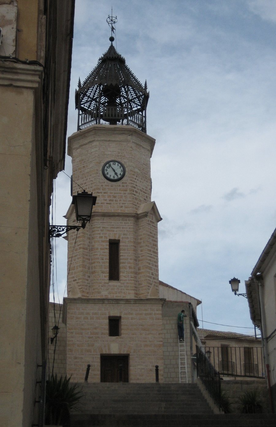 File:Pinoso- Torre del Reloj.jpg