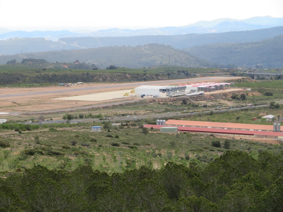 File:Aeródromo de Viver (Castellón, España).jpg